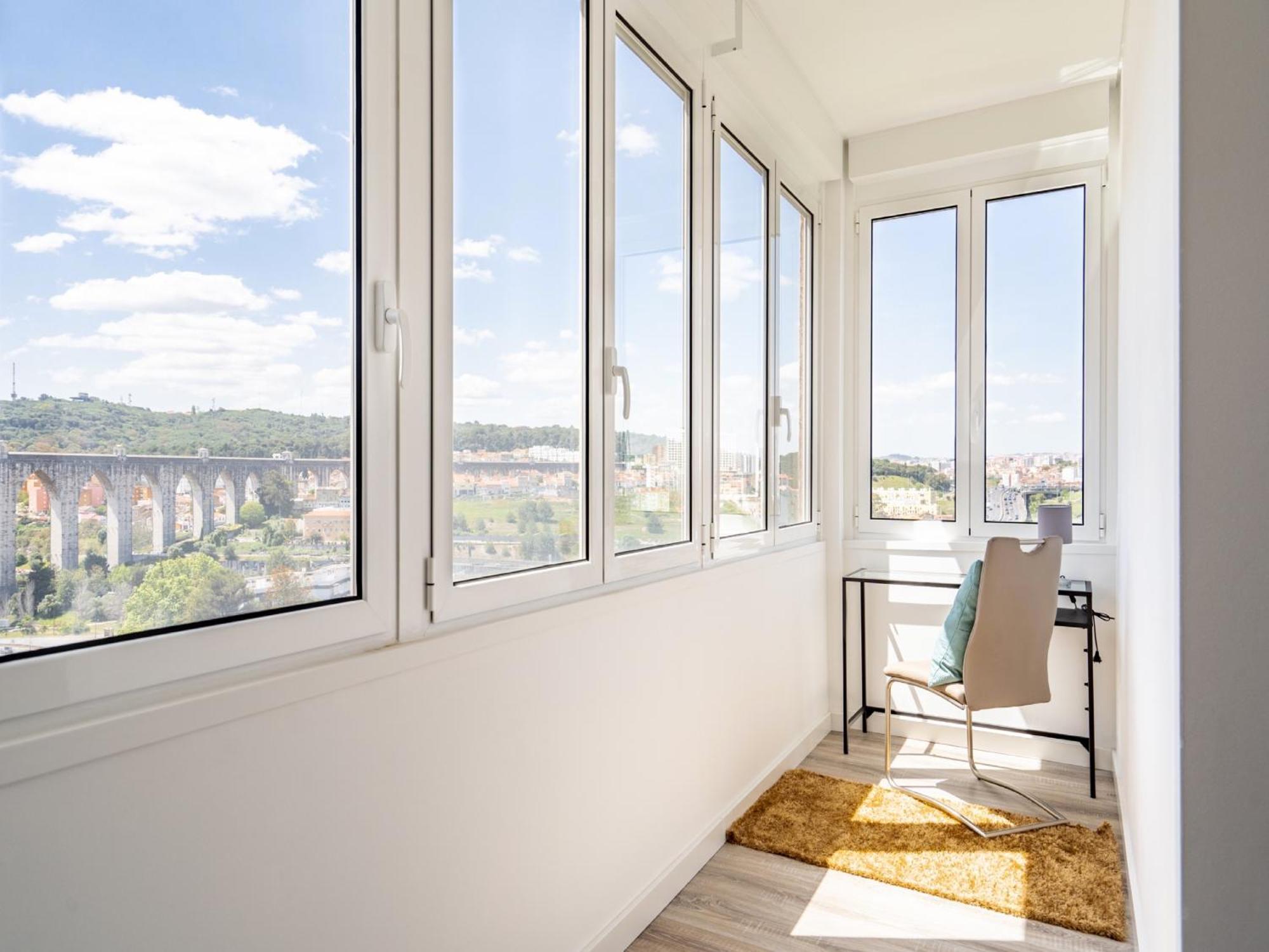 Akicity Campolide Alabaster Apartment