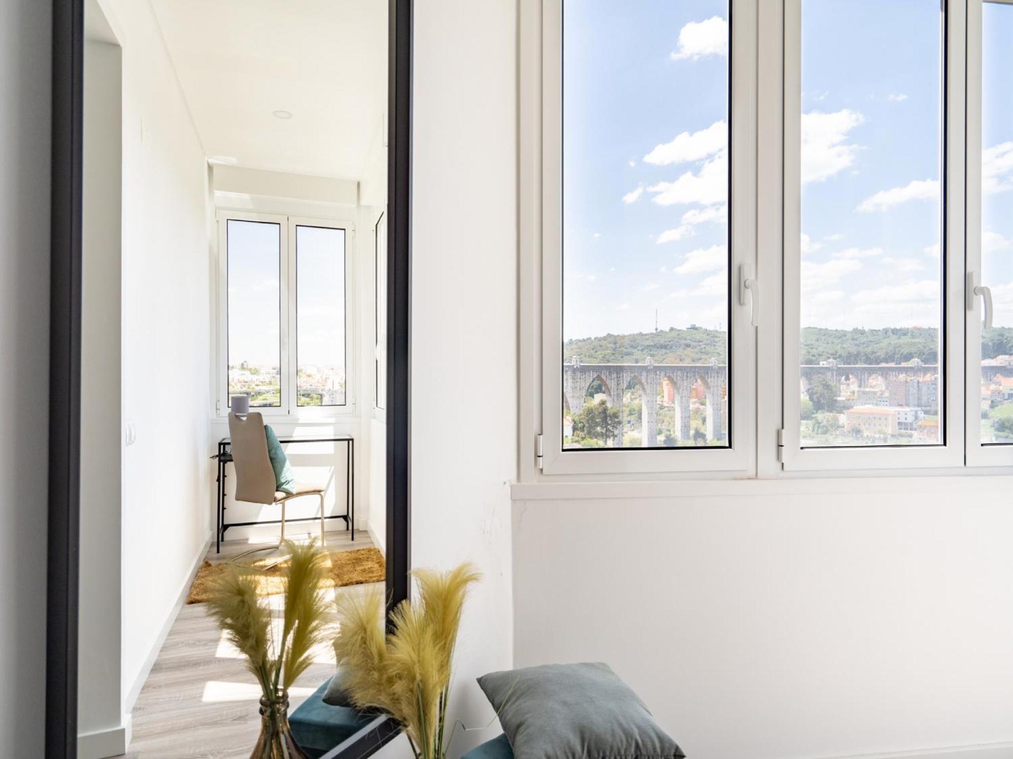 Akicity Campolide Alabaster Apartment